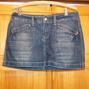 American Eagle Denim Mini-Skirt, size 6